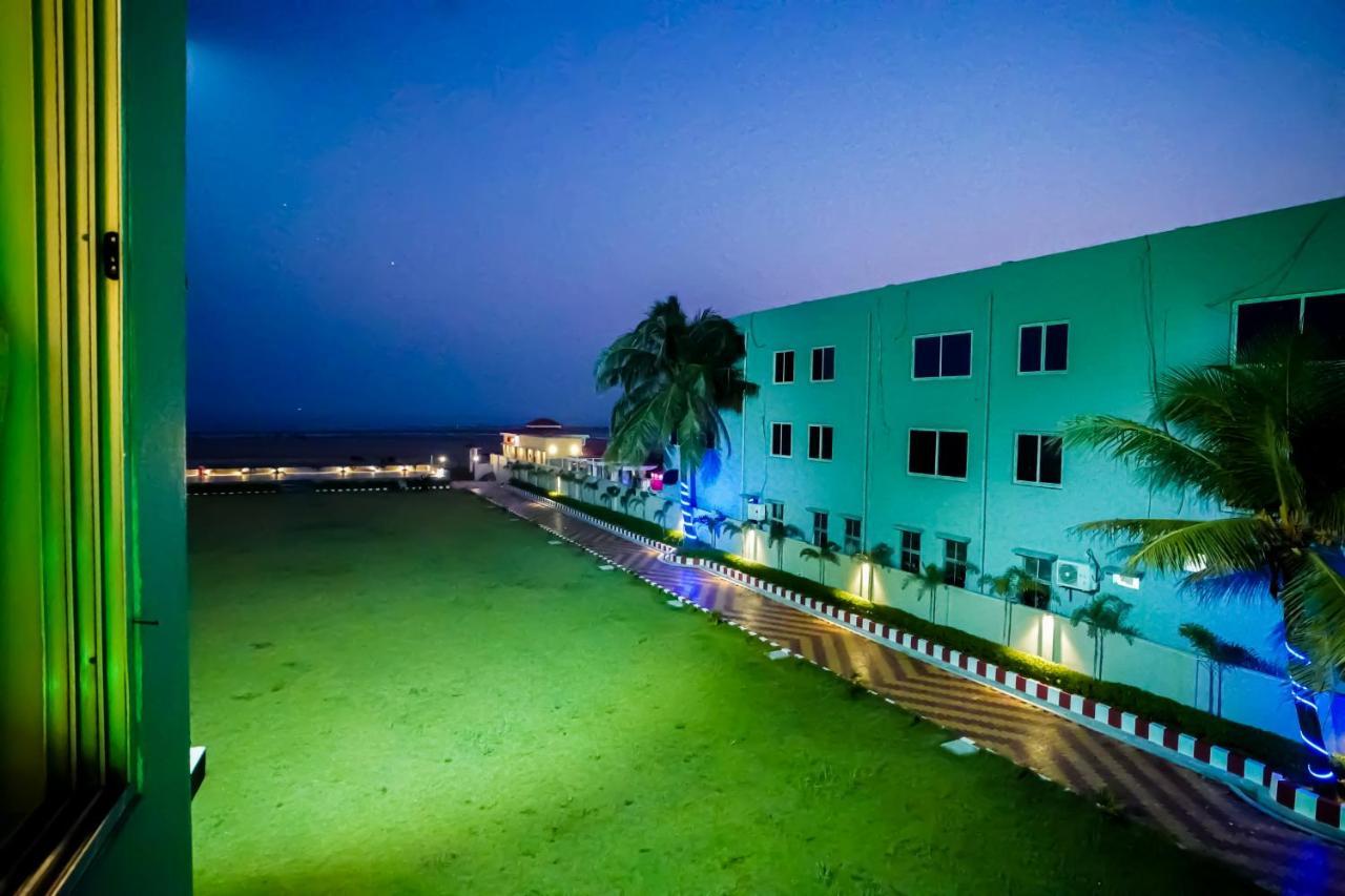 Silver Sand Eco Resort !! Beachfront !! With Biggest Pool And Huge Open Area !! Ideal For Weddings !! Couple Friendly !! Mandarmani Extérieur photo