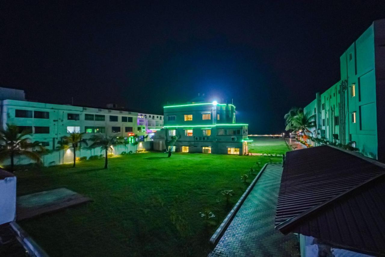 Silver Sand Eco Resort !! Beachfront !! With Biggest Pool And Huge Open Area !! Ideal For Weddings !! Couple Friendly !! Mandarmani Extérieur photo