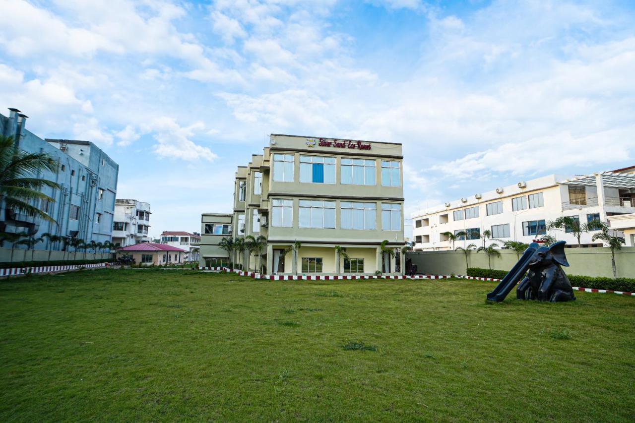 Silver Sand Eco Resort !! Beachfront !! With Biggest Pool And Huge Open Area !! Ideal For Weddings !! Couple Friendly !! Mandarmani Extérieur photo