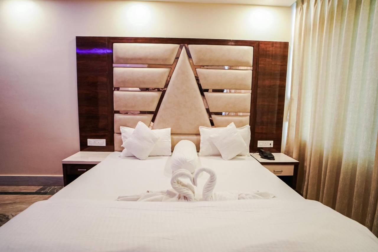Silver Sand Eco Resort !! Beachfront !! With Biggest Pool And Huge Open Area !! Ideal For Weddings !! Couple Friendly !! Mandarmani Extérieur photo