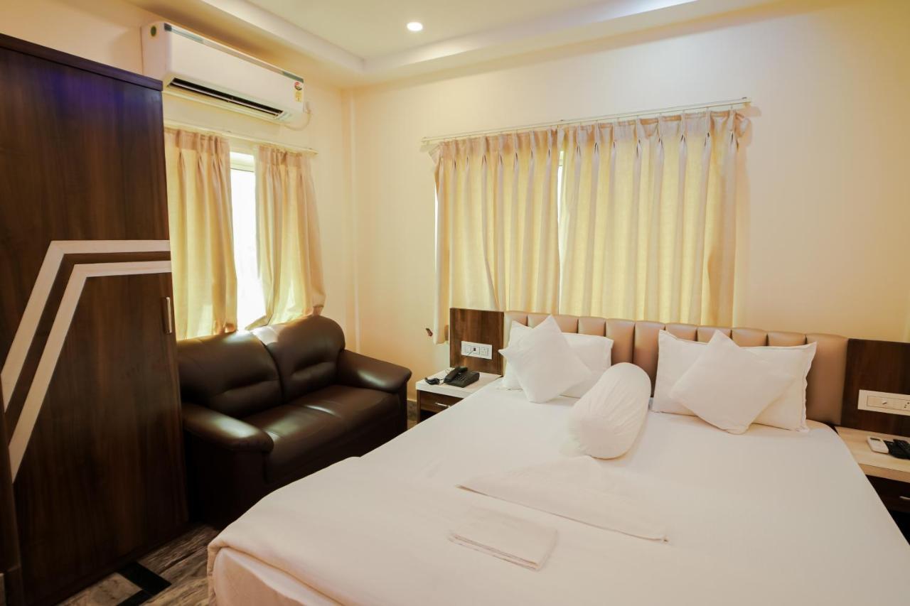 Silver Sand Eco Resort !! Beachfront !! With Biggest Pool And Huge Open Area !! Ideal For Weddings !! Couple Friendly !! Mandarmani Extérieur photo