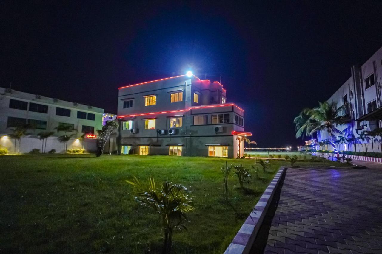 Silver Sand Eco Resort !! Beachfront !! With Biggest Pool And Huge Open Area !! Ideal For Weddings !! Couple Friendly !! Mandarmani Extérieur photo