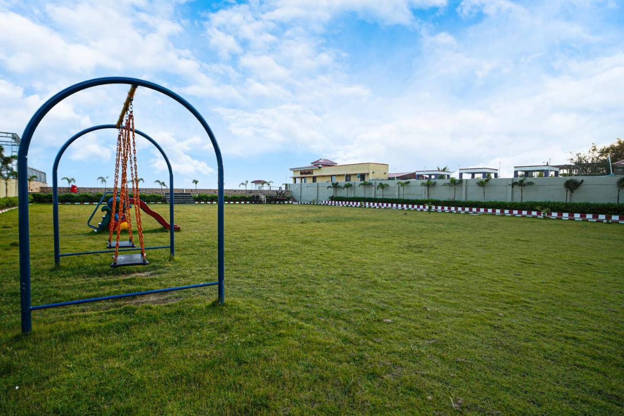 Silver Sand Eco Resort !! Beachfront !! With Biggest Pool And Huge Open Area !! Ideal For Weddings !! Couple Friendly !! Mandarmani Extérieur photo